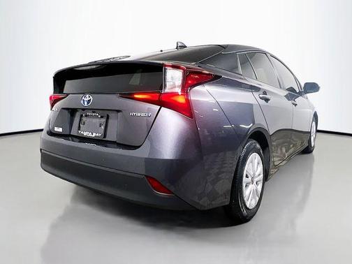 2022 Toyota Prius LE