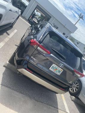 2023 Toyota RAV4 Hybrid SE