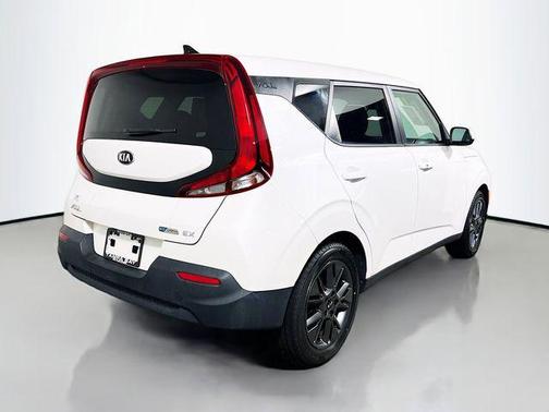 Snow White Pearl 2021 Kia Soul EX
