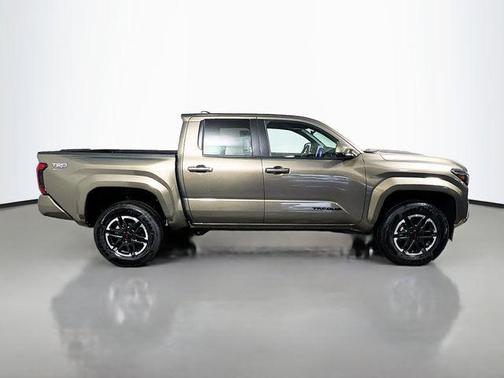 Bronze 2026 Toyota Tacoma TRD Sport