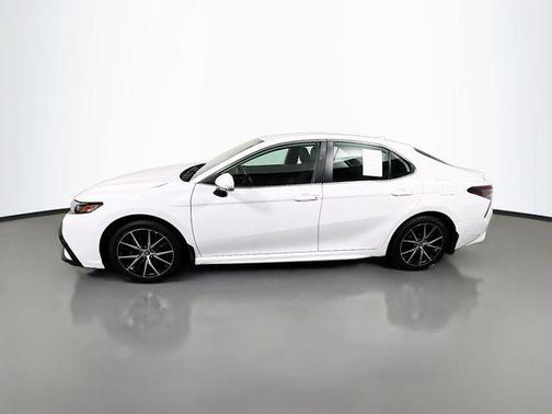 Ice Cap 2024 Toyota Camry SE