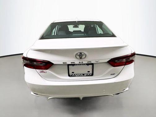 Ice Cap 2024 Toyota Camry SE