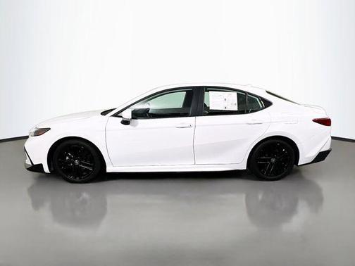 Ice Cap 2025 Toyota Camry SE