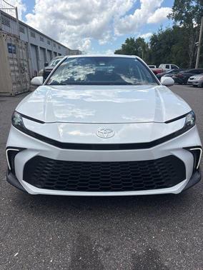 Ice Cap 2025 Toyota Camry SE