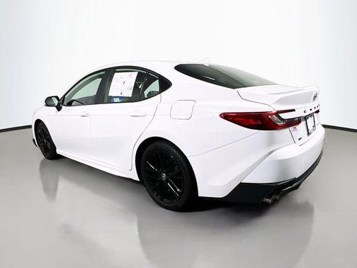 Ice Cap 2025 Toyota Camry SE