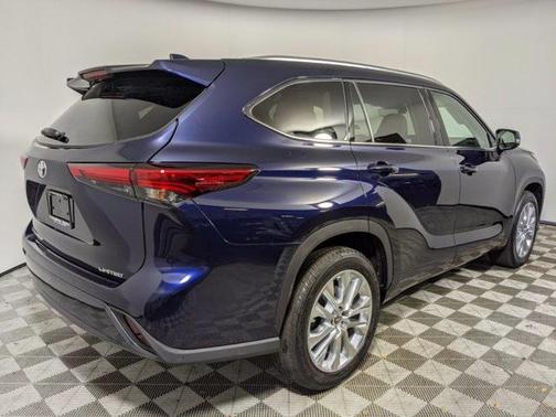 2022 Toyota Highlander Limited