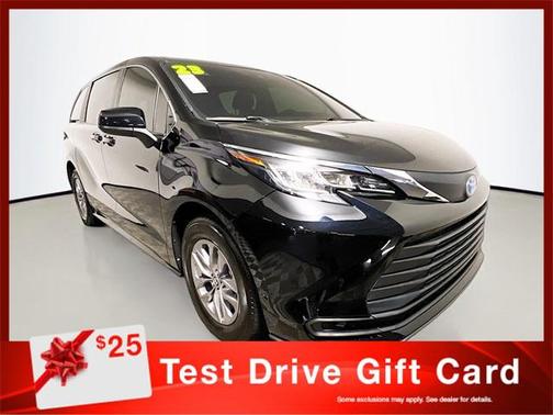 2023 Toyota Sienna LE