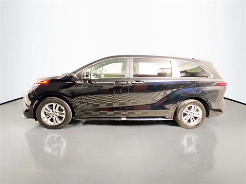 2024 Toyota Sienna Platinum 7 Passenger