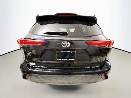 Midnight Black Metallic 2023 Toyota Highlander XSE