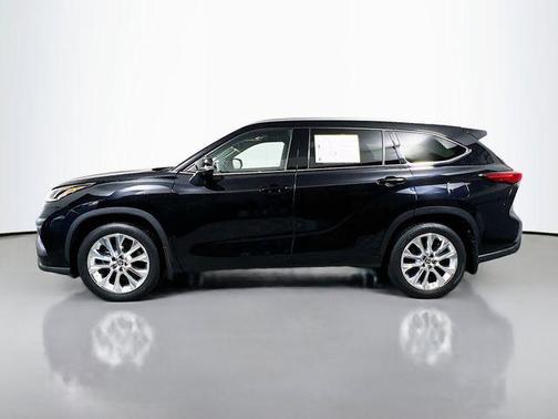 Midnight Black Metallic 2023 Toyota Highlander XSE
