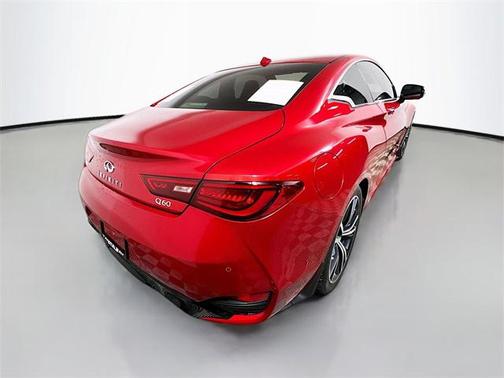 2022 INFINITI Q60 LUXE