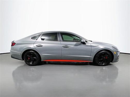 2022 Hyundai SONATA SE