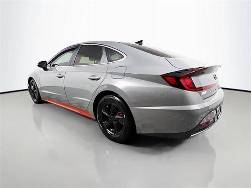 2022 Hyundai SONATA SE