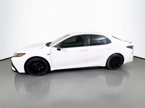 Ice Cap 2024 Toyota Camry SE