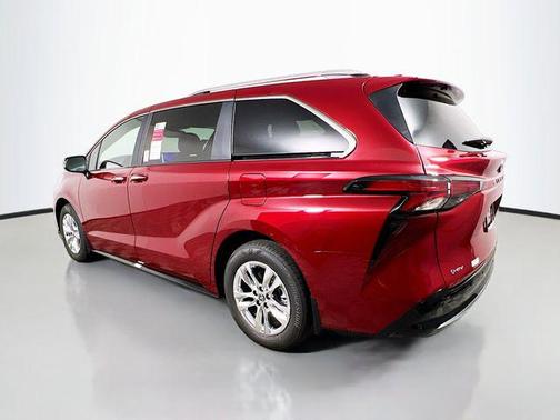 Ruby Flare Pearl 2026 Toyota Sienna Limited