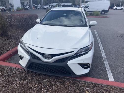 2018 Toyota Camry SE