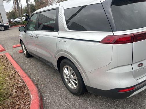 2023 Kia Carnival LX
