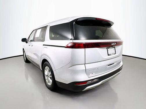 2023 Kia Carnival LX