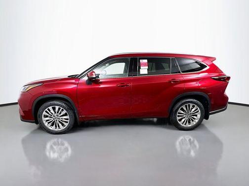 Ruby Flare Pearl 2026 Toyota Highlander Platinum