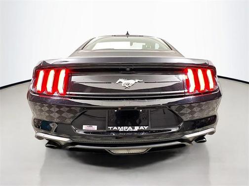 2021 Ford Mustang EcoBoost