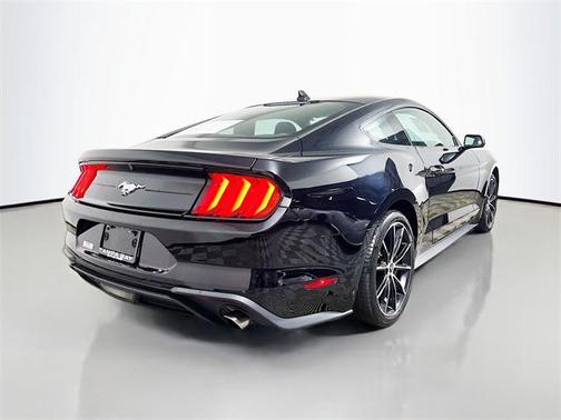 2021 Ford Mustang EcoBoost