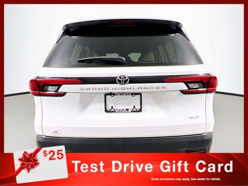 Wind Chill Pearl 2024 Toyota Grand Highlander XLE