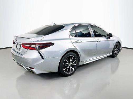 Celestial Silver Metallic 2023 Toyota Camry SE