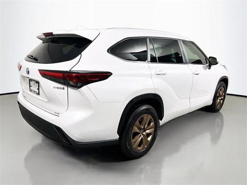 2023 Toyota Highlander Hybrid XLE