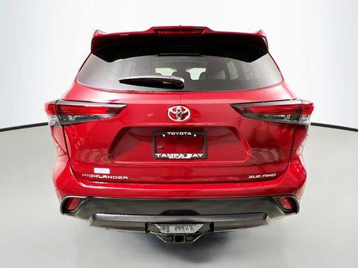 Ruby Flare Pearl 2026 Toyota Highlander XLE