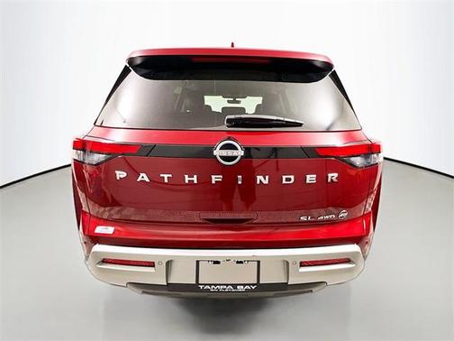2023 Nissan Pathfinder SL 4WD