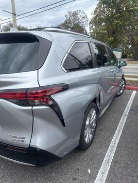 2021 Toyota Sienna Platinum 7 Passenger