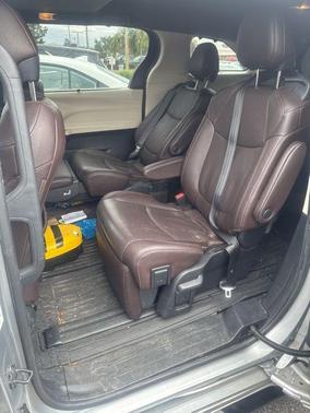 2021 Toyota Sienna Platinum 7 Passenger