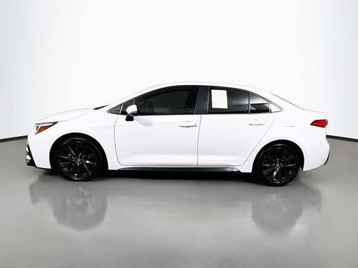 Ice Cap 2023 Toyota Corolla SE