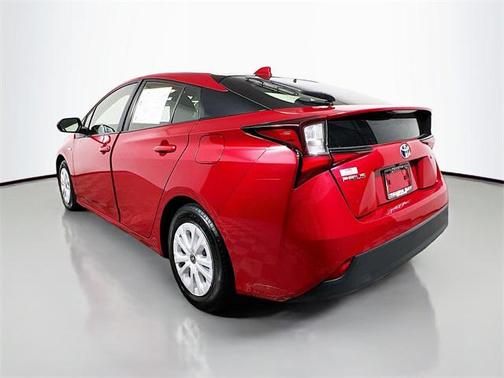 2022 Toyota Prius LE