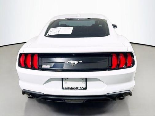 2021 Ford Mustang EcoBoost