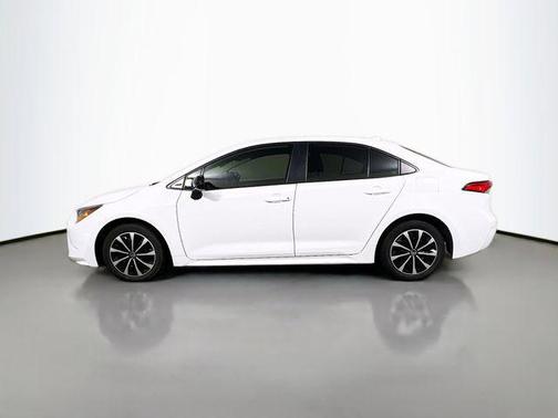 Ice Cap 2024 Toyota Corolla LE