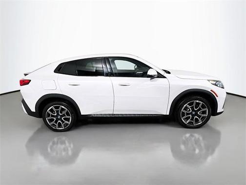 2025 BMW X2 xDrive28i