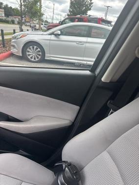 2019 Toyota Yaris Sedan LE