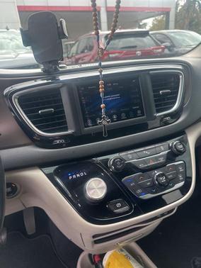 2018 Chrysler Pacifica Touring-L