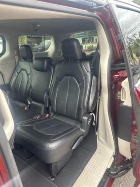 2018 Chrysler Pacifica Touring-L