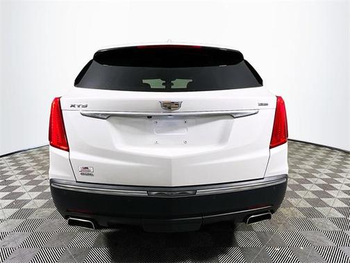 Crystal White Tricoat 2017 Cadillac XT5 Premium Luxury