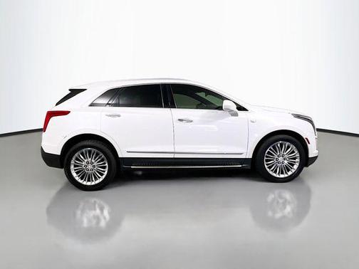 Crystal White Tricoat 2017 Cadillac XT5 Premium Luxury