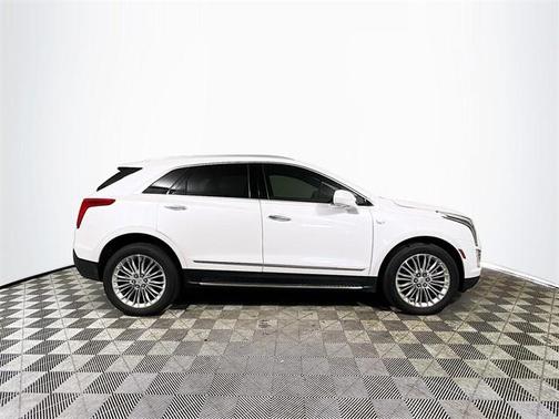 Crystal White Tricoat 2017 Cadillac XT5 Premium Luxury