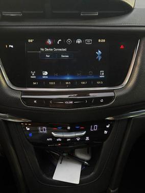 Crystal White Tricoat 2017 Cadillac XT5 Premium Luxury