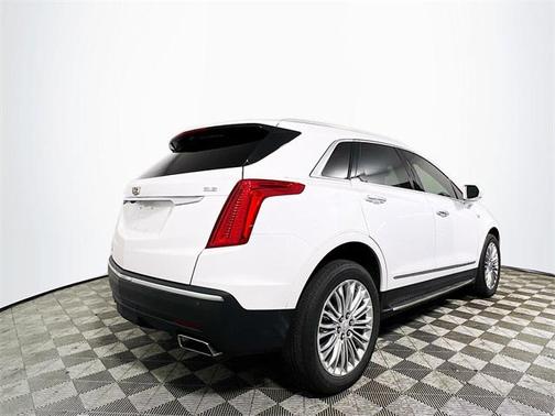 Crystal White Tricoat 2017 Cadillac XT5 Premium Luxury