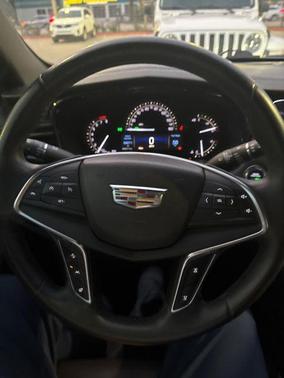 Crystal White Tricoat 2017 Cadillac XT5 Premium Luxury