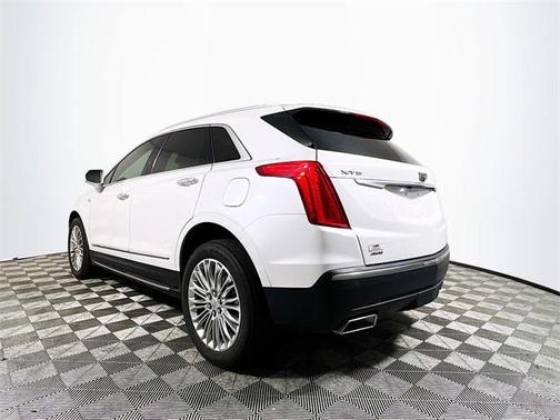 Crystal White Tricoat 2017 Cadillac XT5 Premium Luxury