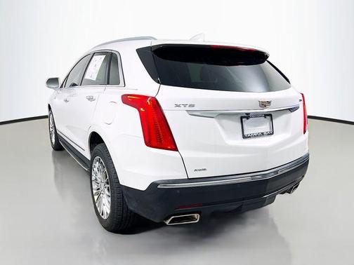 Crystal White Tricoat 2017 Cadillac XT5 Premium Luxury