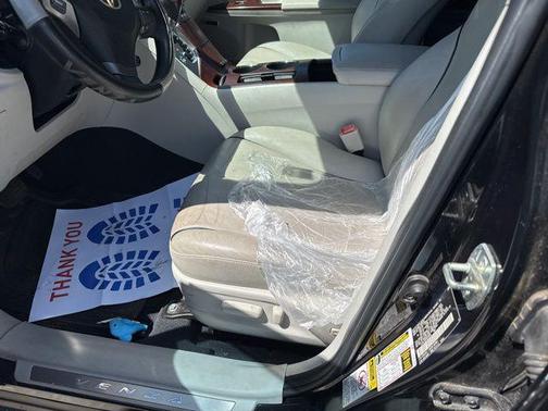 Black 2009 Toyota Venza Base