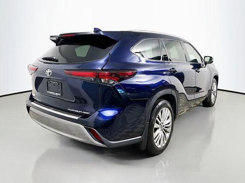 2024 Toyota Highlander Platinum